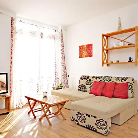 Apartment Apartmenthaus Cubanzestrasse 43 - 20 / 9371 *